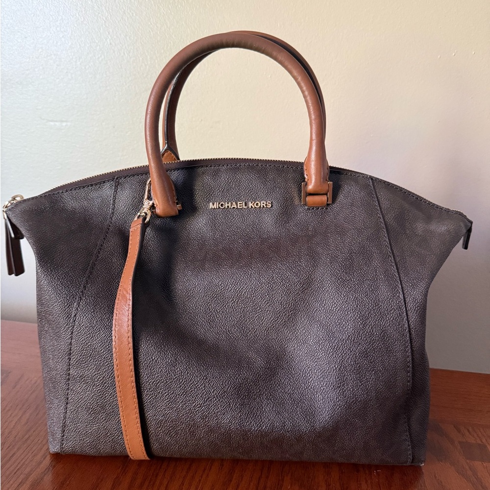 Michael Kors Riley Large Signature Satchel